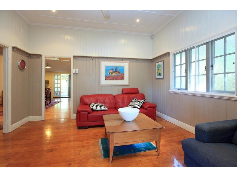 55 Brinawa St, Camp Hill QLD 4152