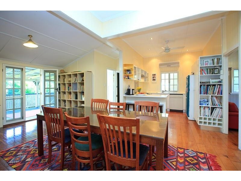 55 Brinawa St, Camp Hill QLD 4152