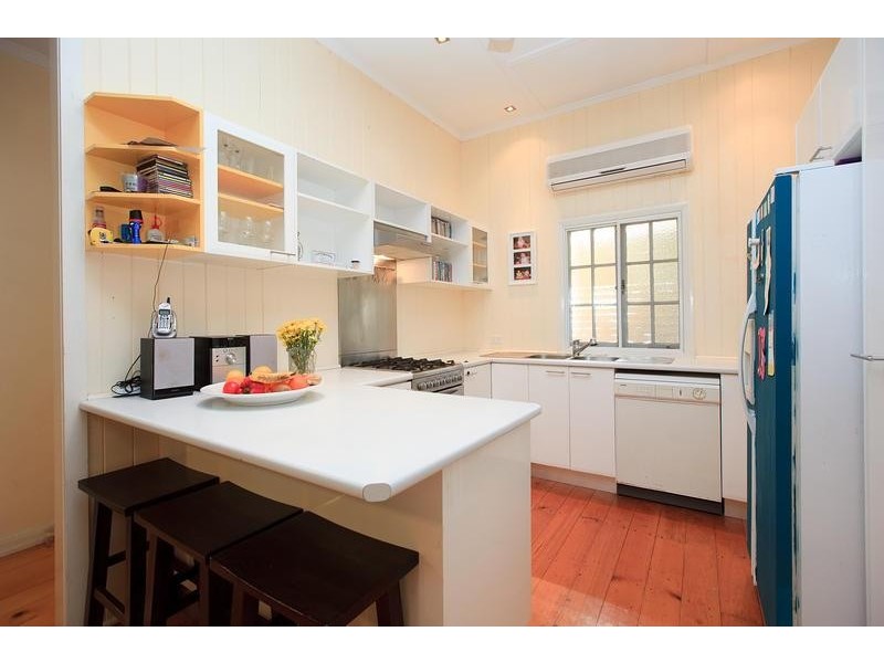 55 Brinawa St, Camp Hill QLD 4152