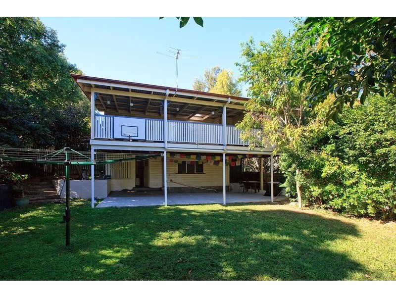 55 Brinawa St, Camp Hill QLD 4152