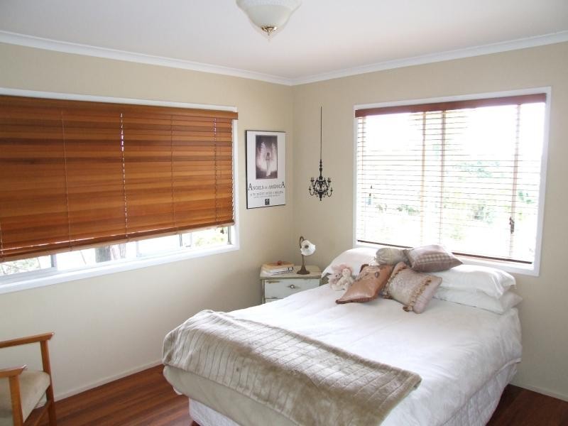 5 Woolford  Pl, Manly West QLD 4179