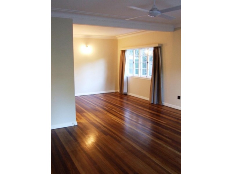 54 Coonara St, Holland Park QLD 4121