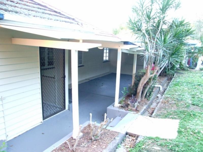 54 Coonara St, Holland Park QLD 4121