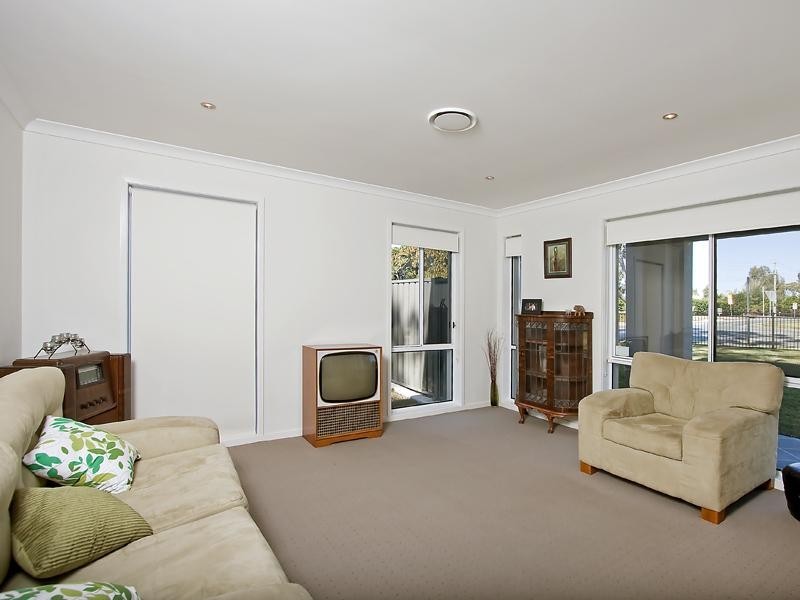 38 Birdwood Rd, Birkdale QLD 4159