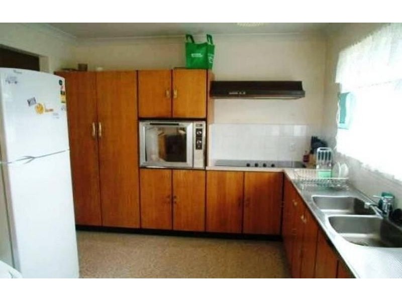 49 Lewana St, Mansfield QLD 4122