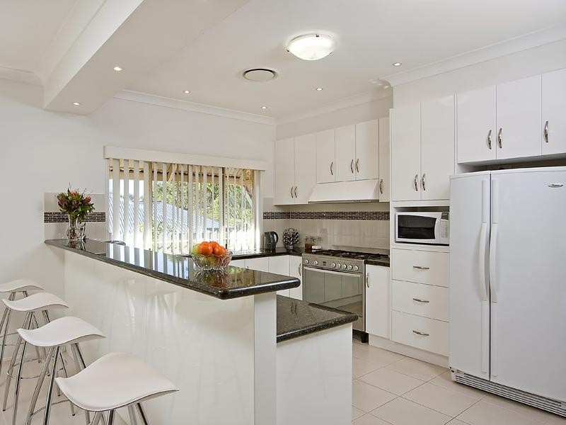 17 Monet Cres, Mackenzie QLD 4156