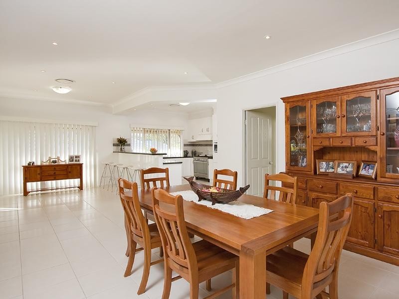 17 Monet Cres, Mackenzie QLD 4156