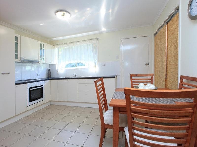 192 Bapaume Rd, Holland Park QLD 4121