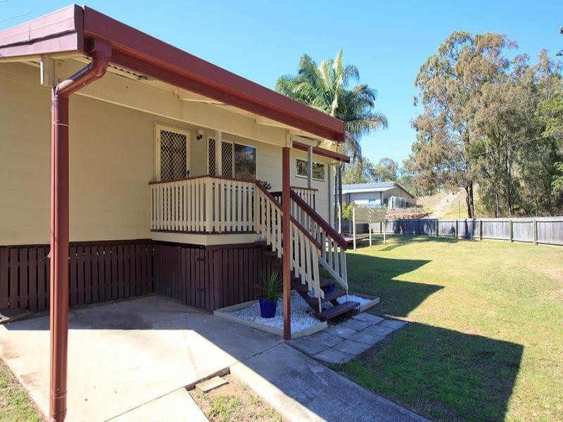 192 Bapaume Rd, Holland Park QLD 4121