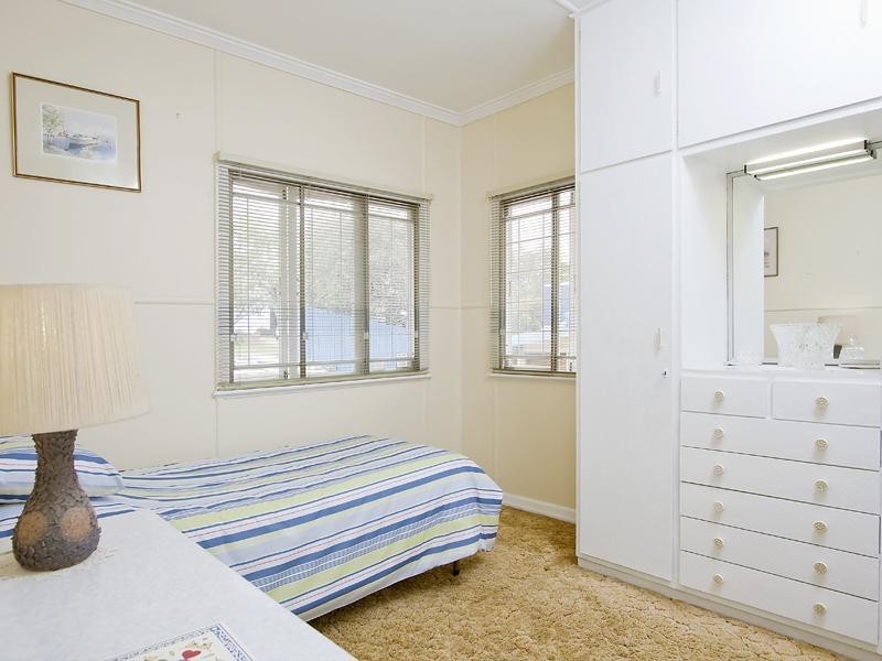 33 Hobart  Ave, Camp Hill QLD 4152