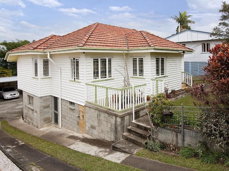 33 Hobart  Ave, Camp Hill QLD 4152