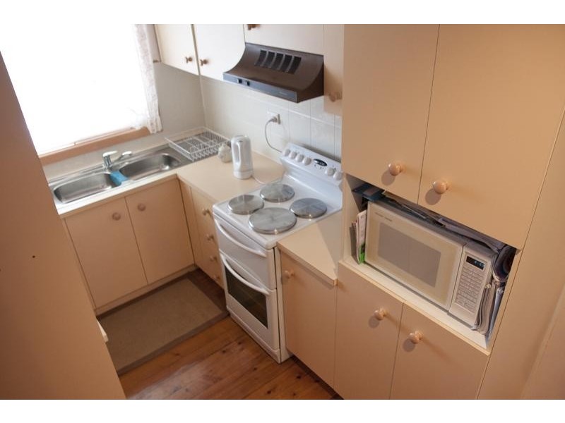 258 Flagstaff Rd, Lake Heights NSW 2502