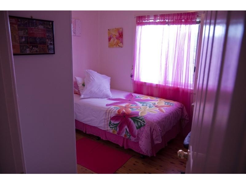 258 Flagstaff Rd, Lake Heights NSW 2502