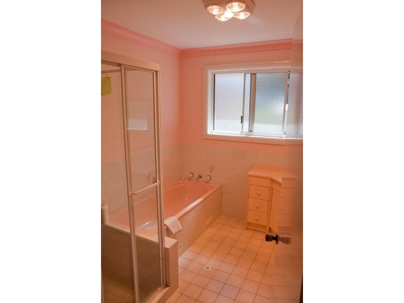 11 Castle Ct, Berkeley NSW 2506