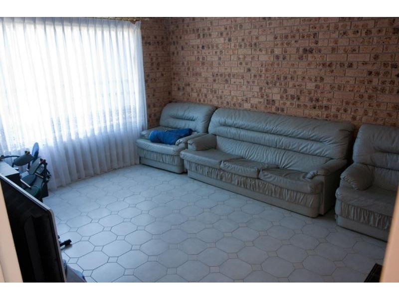 11 Castle Ct, Berkeley NSW 2506