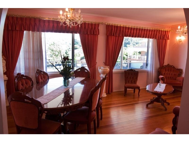 11 Castle Ct, Berkeley NSW 2506