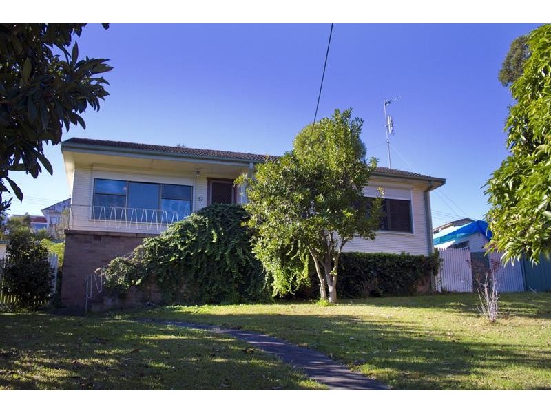 57 Murray Park Rd, Figtree NSW 2525