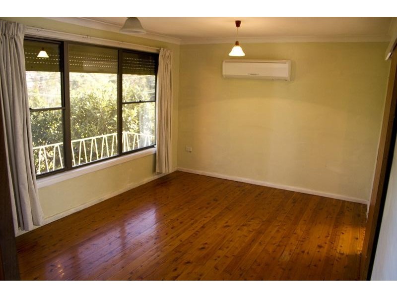 57 Murray Park Rd, Figtree NSW 2525