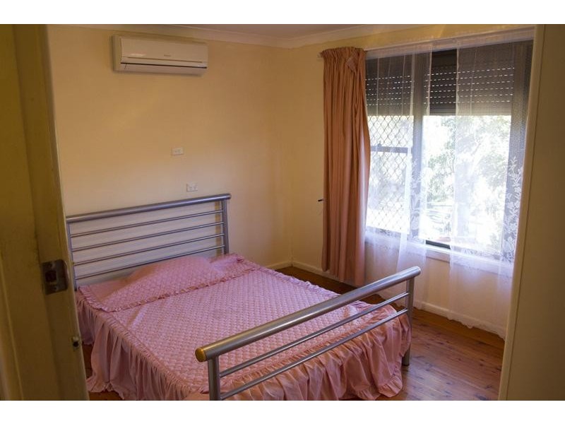 57 Murray Park Rd, Figtree NSW 2525