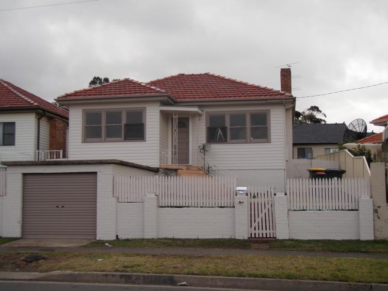 61 Illawarra St, Port Kembla NSW 2505