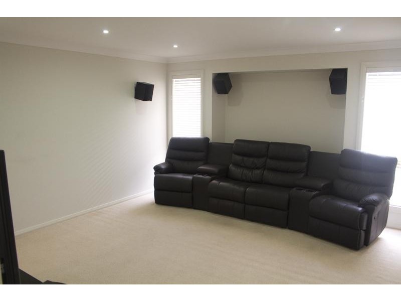 15 McLeod Pl, Horsley NSW 2530