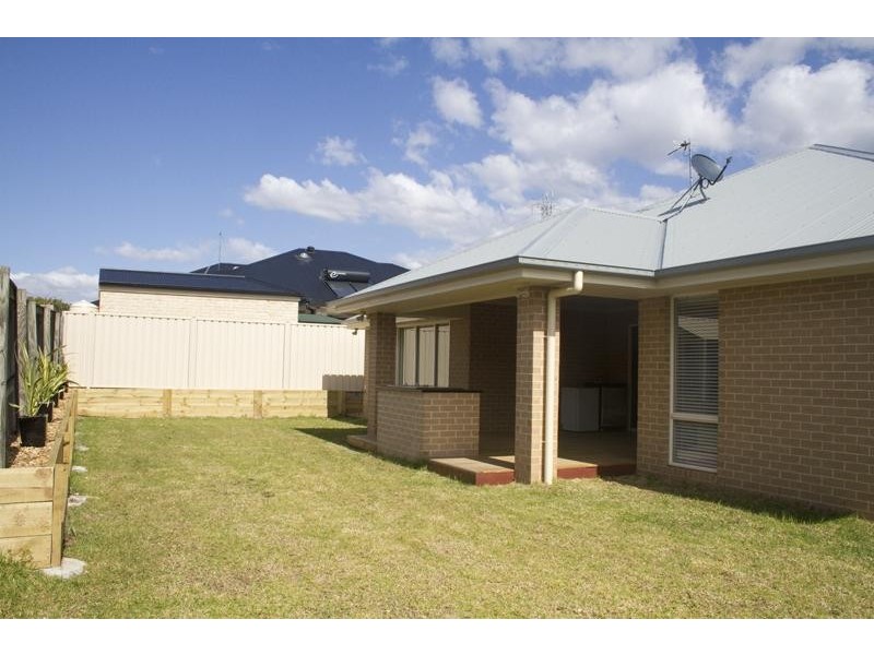 15 McLeod Pl, Horsley NSW 2530