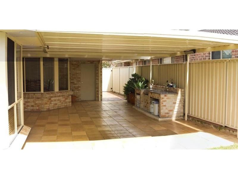 21 Amanda Pl, Horsley NSW 2530