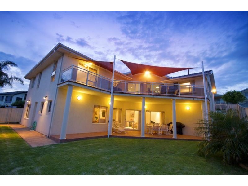 18 Ragamuffin Cct, Shell Cove NSW 2529