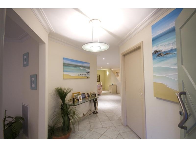 18 Ragamuffin Cct, Shell Cove NSW 2529