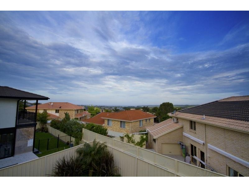 18 Ragamuffin Cct, Shell Cove NSW 2529