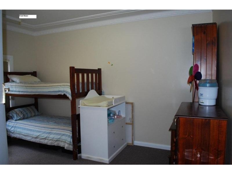 5 Waratah Rd, Engadine NSW 2233