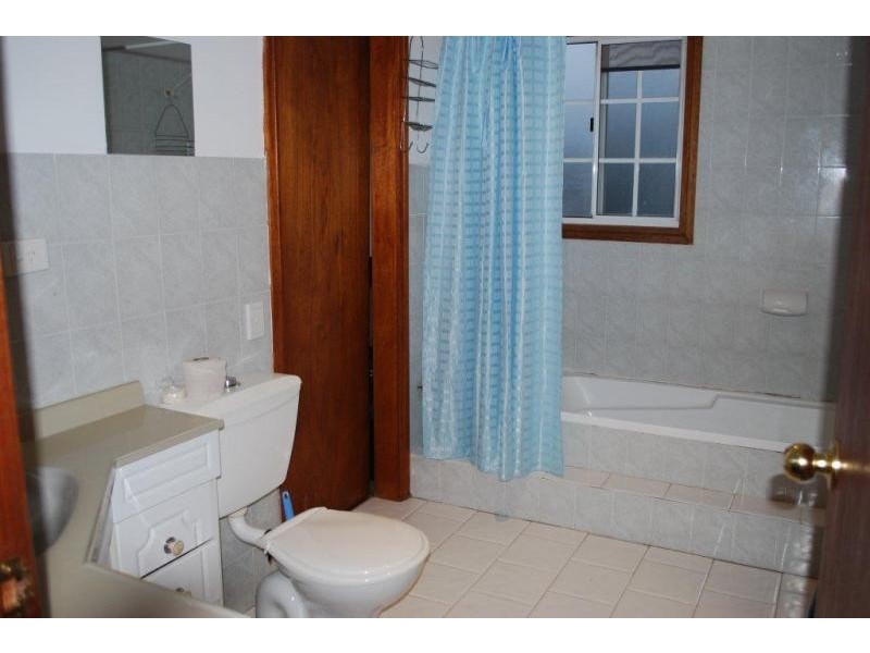 5 Waratah Rd, Engadine NSW 2233