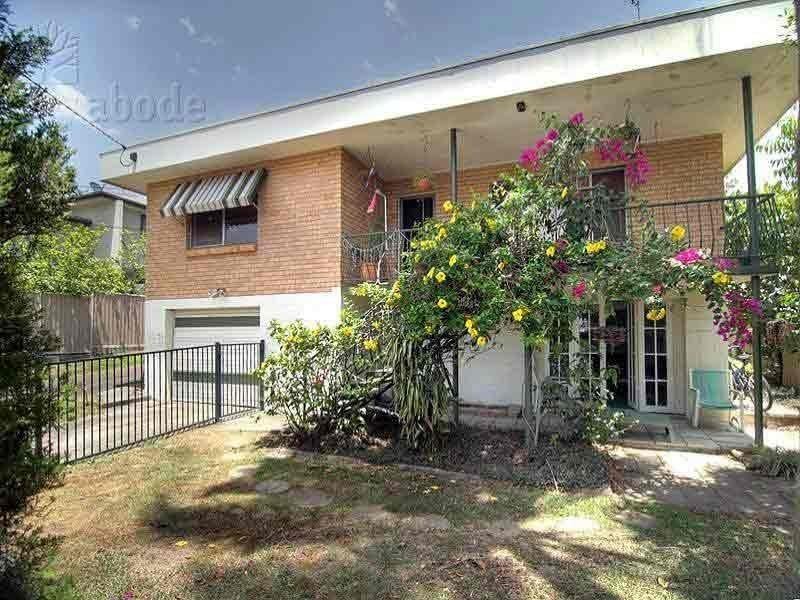 7 Government Rd, Labrador QLD 4215