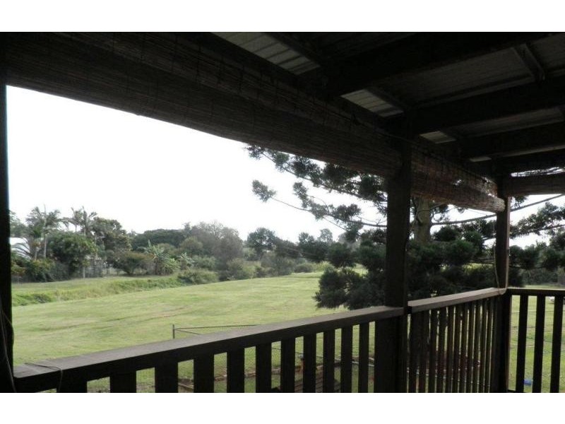 69 Wondall Rd, Wynnum West QLD 4178