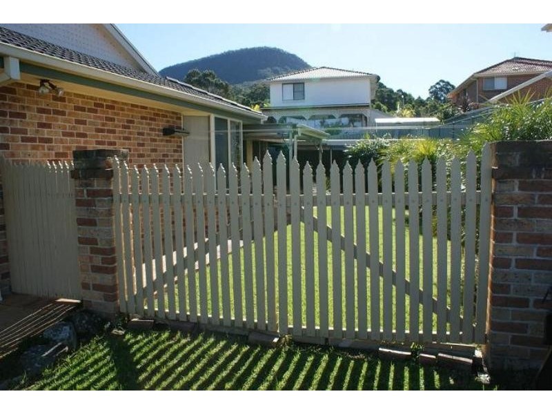 176 Panorama Dr, Farmborough Heights NSW 2526