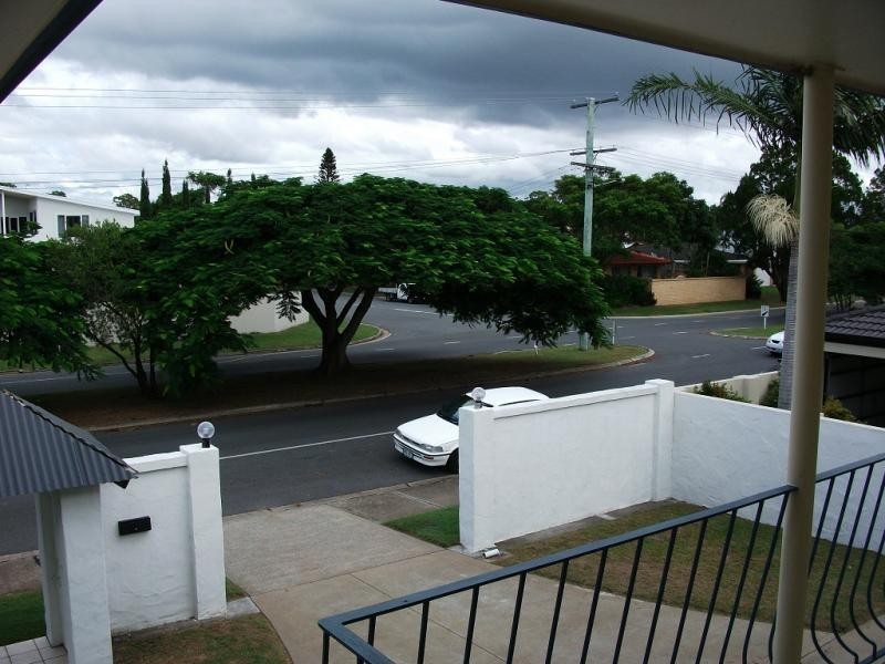 11 Poinciana Bvd, Broadbeach Waters QLD 4218