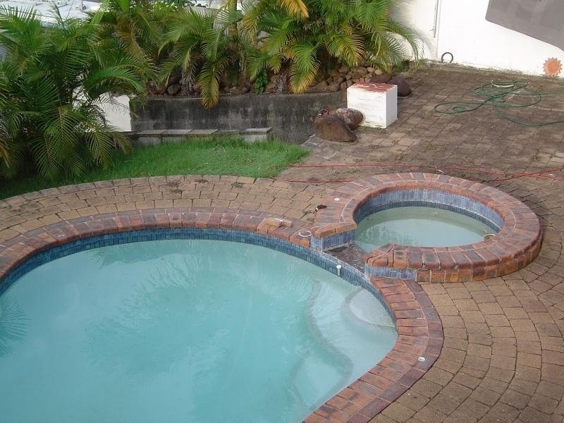 11 Poinciana Bvd, Broadbeach Waters QLD 4218