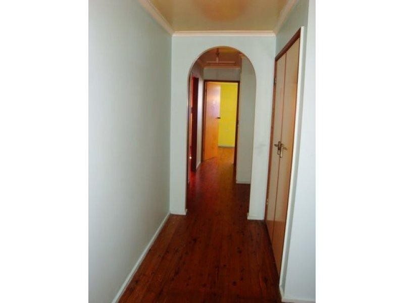 4 Bianca Pl, Rosemeadow NSW 2560