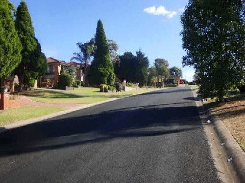 4 Bianca Pl, Rosemeadow NSW 2560