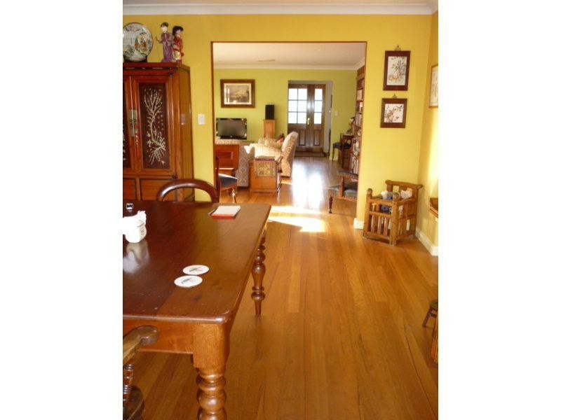 3 Clarence Rd, Springfield NSW 2250