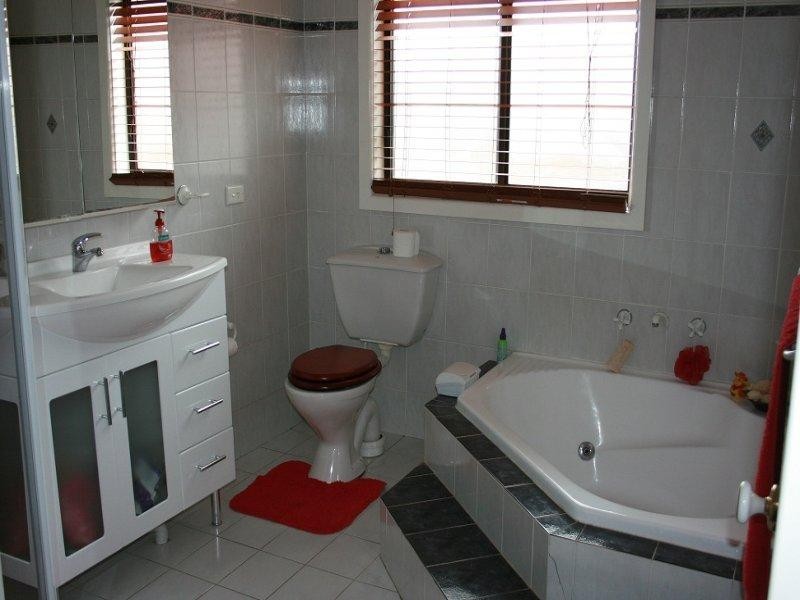 225 President Ave, Miranda NSW 2228