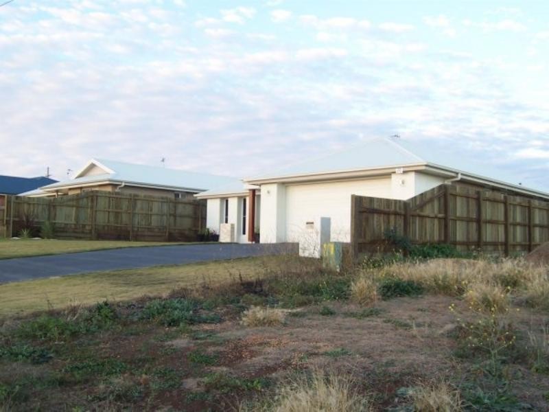 638 Boundary St, Glenvale QLD 4350