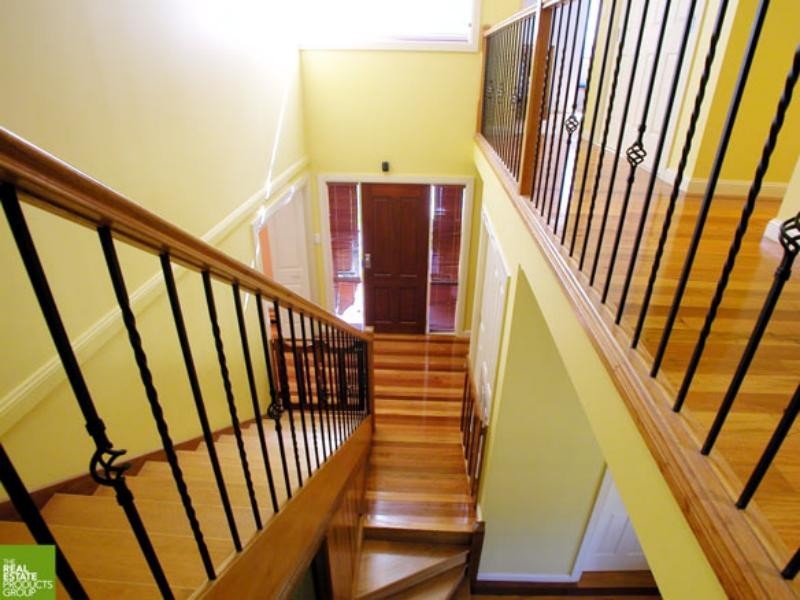 27 Bertram Cl, Tarrawanna NSW 2518
