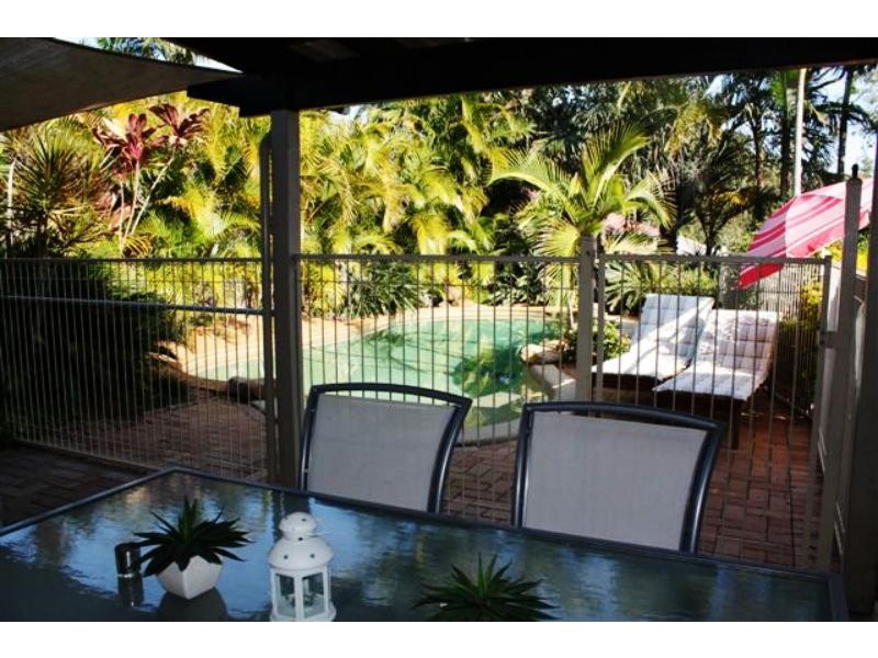22 Poinsettia Cres, Calamvale QLD 4116