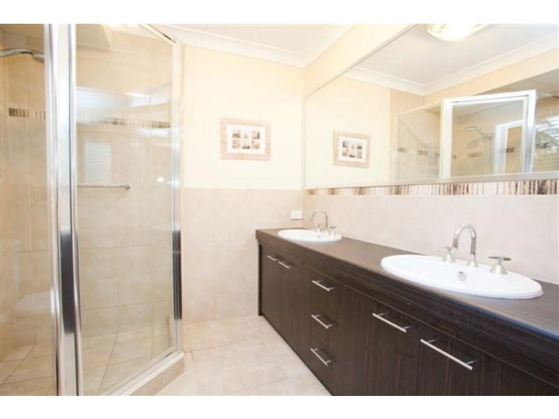 22 Poinsettia Cres, Calamvale QLD 4116