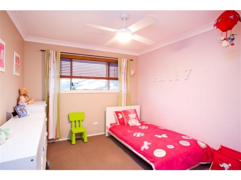 22 Poinsettia Cres, Calamvale QLD 4116