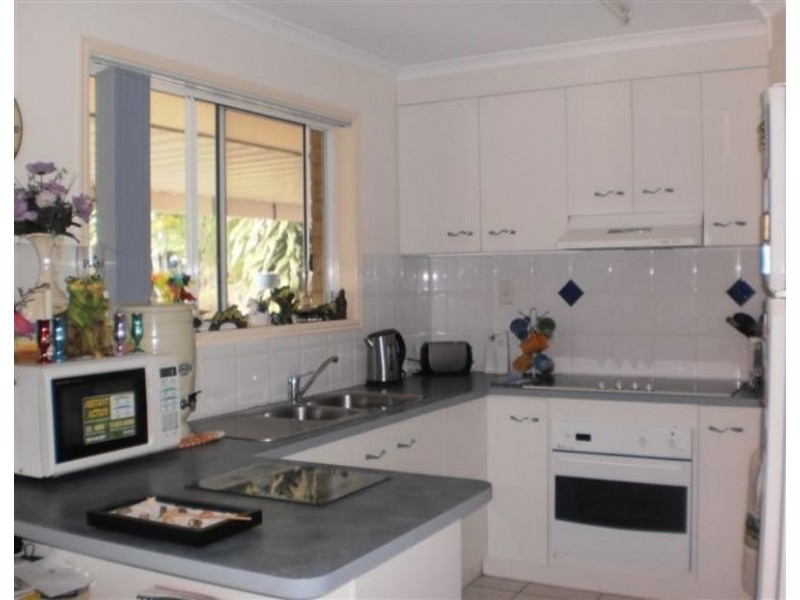 9 Aqualine Dr, Point Vernon QLD 4655