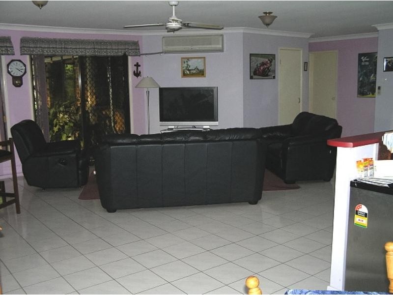 166 Pioneer Cres, Bellbowrie QLD 4070