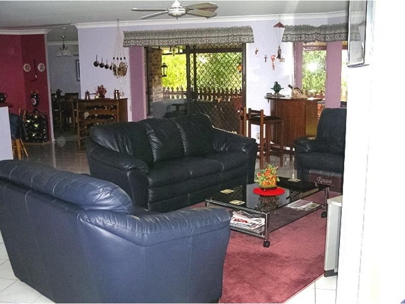 166 Pioneer Cres, Bellbowrie QLD 4070