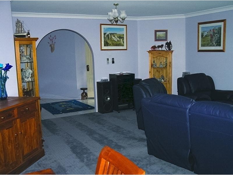 166 Pioneer Cres, Bellbowrie QLD 4070